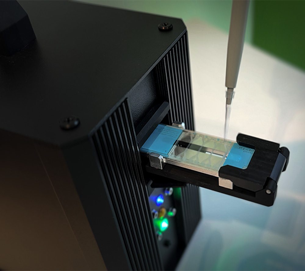 Dynescan 4P sequentially measures four samples with full automation